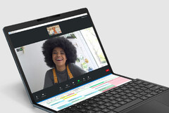 La maggior parte dei dispositivi di grande formato con pannelli pieghevoli sono stati lanciati con Windows fino ad ora, HP Spectre Fold nella foto. (Fonte: HP)