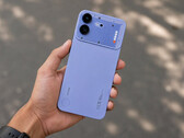 Il Nothing Phone (4b) in blu.