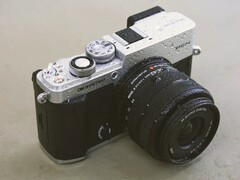 La OM Pen trae ispirazione dal design della Olympus Pen del 1959.