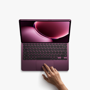 Il Pad 9 Pro Max con accessorio tastiera