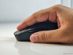 HyperX Pulsefire Fuse Wireless è adatto agli stili di impugnatura a palmo e ad artiglio