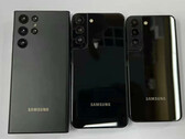 Il Galaxy S22 Note, Galaxy S22 Plus e Galaxy S22 da sinistra a destra. (Fonte immagine: @heyitsyogesh)