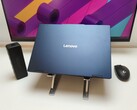 Efficiente dal punto di vista energetico, ma non particolarmente veloce: Il Core Ultra 5 322 nell'IdeaPad 5i 2-in-1 14