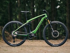 La Porsche eBike Cross Performance EXC 2023 è una collaborazione tra lo Studio F.A. Porsche e Rotwild. (Fonte: Porsche)