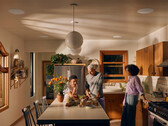 Sonos ha presentato ufficialmente i suoi nuovi diffusori da incasso a soffitto da 203 mm. (Immagine: Sonos)