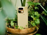 Il Realme 16 Pro Plus presenta un modulo fotocamera riflettente e una sensazione speciale sul retro.