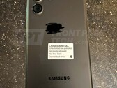 Una foto dal vivo del Samsung Galaxy S22 Ultra. (Immagine: FrontPageTech)