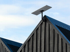 La parabola standard del piano residenziale Starlink montata su un tetto (Fonte: SpaceX)