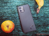 Il ThinkPhone di Motorola si presenta con una finitura ispirata al ThinkPad. (Fonte: NotebookCheck)