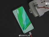 Il "OnePlus Ace". (Fonte: WHYLAB via Weibo)