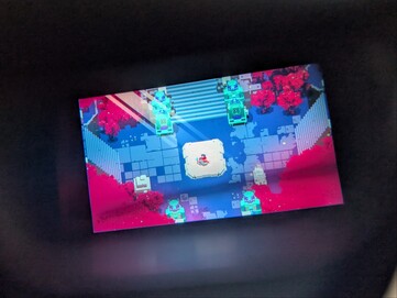 Hyper Light Drifter sul display proiettato all'interno di Xreal One Pro