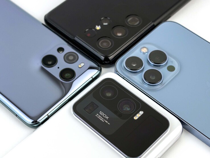 Test di confronto fotografico: Xiaomi Mi 11 Ultra, Samsung Galaxy S21 Ultra, Oppo Find X3 Pro e Apple iPhone 13 Pro. Dispositivi di test forniti da Oppo, Samsung e Xiaomi.