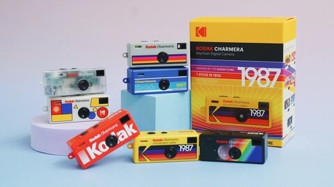 La confezione blind box aggiunge un elemento di sorpresa all'unboxing di questa fotocamera (fonte: Kodak)
