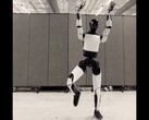 Tesla Optimus mostra i suoi passi di danza per dimostrare la sua "intelligenza incarnata". (Fonte immagine: Tesla Optimus via X / precedentemente Twitter)
