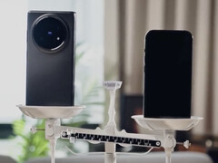 Vivo ha anticipato che l&#039;X Fold5 peserà meno di un iPhone popolare ma non specificato. (Fonte: Vivo)