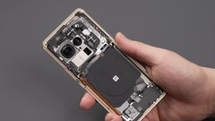 Il Sony IMX989 all'interno dello Xiaomi 12S Ultra ha uno spessore di oltre 11 mm (fonte: WekiHome)
