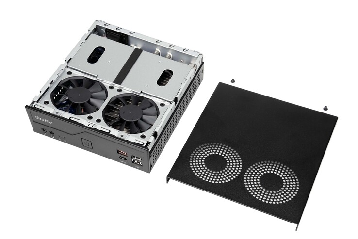 Il modello DH810S non lesina sul raffreddamento, essendo dotato di due ventole da 70 mm.