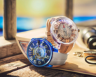 Due orologi Tendence One Piece in edizione limitata, Log Pose e East Blue, esposti sopra una carta nautica con il marchio della collaborazione Batch N°2.