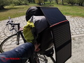 Recensione del pannello solare pieghevole PEARL Revolt da 28 watt: Perfetto per i viaggi in bicicletta e hiking