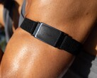 La fascia da braccio Helio di Amazfit (nella foto) è stata lanciata negli Stati Uniti e nel Regno Unito. (Fonte: Amazfit)