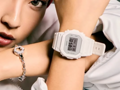Nella foto: il nuovo Casio G-Shock DW-5600WW-7PR al polso di Kyoka.