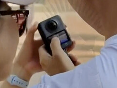 Osmo 360 supporta i gesti del touchscreen per scorrere i filmati e navigare nella sua interfaccia utente, tra gli altri usi. (Fonte immagine: via Igor Bogdanov)