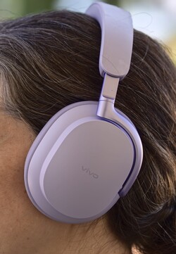 Cuffie over-ear Vivo in uso