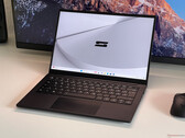 Recensione dello Schenker VIA 14 Pro (M24) - Subnotebook AMD compatto ora con Ryzen 8000 e display più luminoso