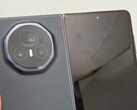 Honor ha rivelato la data di lancio del successore di Honor Magic V3 (nella foto) il 18 giugno 2025. (Fonte immagine: Weibo)