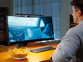 La ScreenBar Pro di BenQ si accende automaticamente quando qualcuno si avvicina al monitor. (Immagine: BenQ)