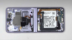 Il Galaxy Z Flip 3 ha ricevuto il suo primo teardown. (Fonte: PBK Reviews)