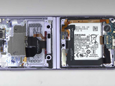 Il Galaxy Z Flip 3 ha ricevuto il suo primo teardown. (Fonte: PBK Reviews)