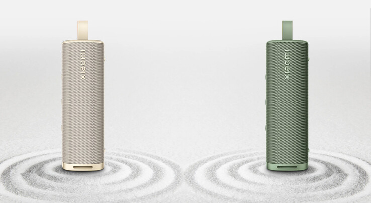 Le nuove versioni oro (sinistra) e verde (destra) dell'altoparlante Xiaomi Sound Outdoor. (Fonte: Xiaomi)