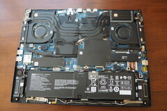 Componenti interni di Acer Predator Helios Neo 16S AI. (Fonte: Notebookcheck)