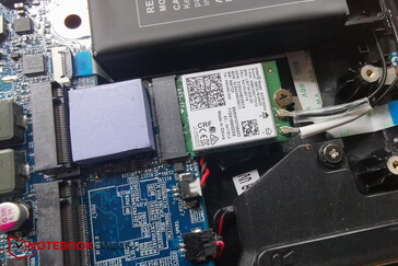 Un SSD svitato rivela l'AX201