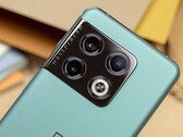 A parte le fotocamere posteriori, il OnePlus 10 Pro è identico all'OPPO Find X5 Pro. (Fonte: NextPit)