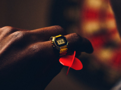 L'orologio ad anello in oro Casio CRW-001G-9JR, nella foto. (Fonte: Casio)