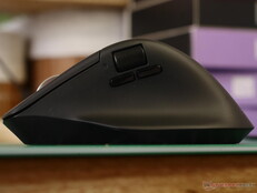 Pulsanti laterali di Keychron M6 8K. 