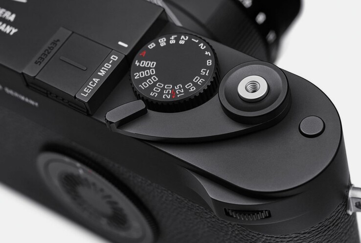 L'appoggio per il pollice pieghevole della Leica M10-D è omesso nella M11-D. (Immagine: Leica)