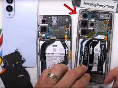 Samsung ha ridotto di 2,4 mm Galaxy S25 Edge, almeno rispetto a Galaxy S25 Ultra. (Fonte: JerryRigEverything)