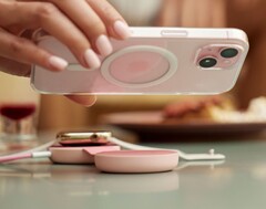 Il caricatore Twelve South ButterFly SE 2-in-1 Qi2 è una nuova soluzione di ricarica per iPhone e non solo. (Fonte: Twelve South)