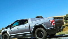 Cybertruck gioca a travestirsi da ICE F-150 (immagine: Greggertruck)