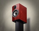 Il modello Bowers &amp; Wilkins 707 Prestige Edition ha una finitura lucida composta da dodici strati di vernice