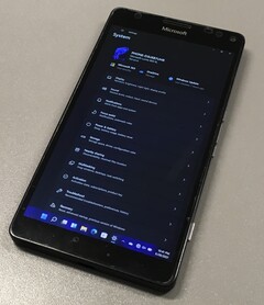 Il Lumia 950 XL con Windows 11. (Fonte: Gustave Monce)