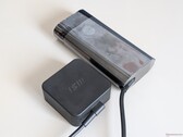 adattatore CA USB-C da 65 W di MSI contro l'adattatore CA USB-C da 140 W di HP