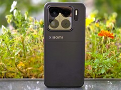 Lo Xiaomi 15S Pro è uno dei migliori smartphone del 2025. (Fonte: Marcus Herbrich)