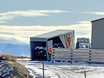 Le immagini del Cybertruck sono state scattate presso il Southern Hemisphere Proving Grounds, dove il pick-up elettrico è sottoposto a test invernali. (Fonte: Cybertruck Owners Club)