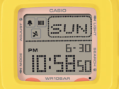 Il Casio Baby-G BGD-10KPM-7 presenta un quadrante digitale quasi quadrato con una discreta quantità di informazioni.