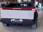 Il design posteriore del nuovo Tesla Cybertruck (immagine: S3XY Astro)