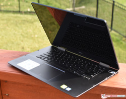 In recensione: Dell Inspiron 15 7000 2-in-1 Black Edition. Modello di prova fornito da Dell USA